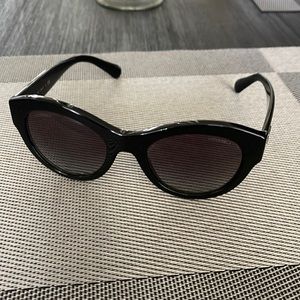 Chanel sunnies